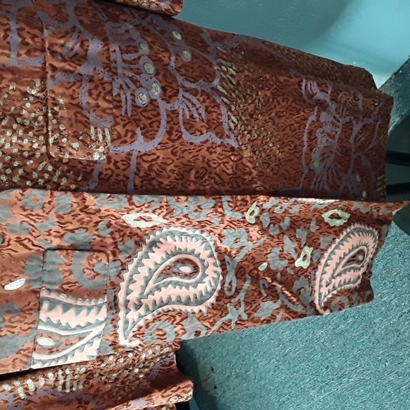 Lightweight satin jacket with gold overlay design, new - Picture 4 of 6